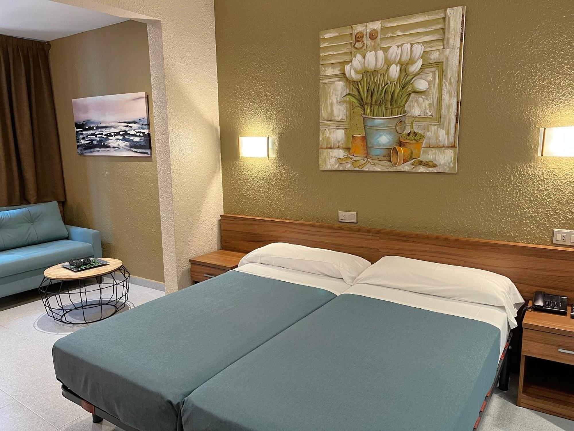 Hotel Aneto Barcelona Bagian luar foto