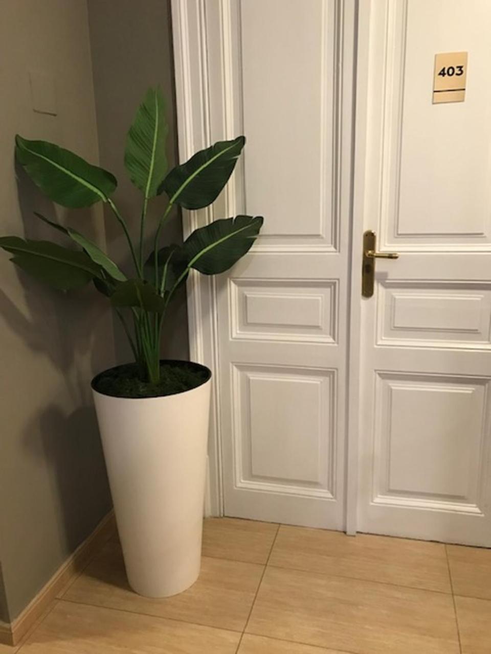 Hotel Aneto Barcelona Bagian luar foto