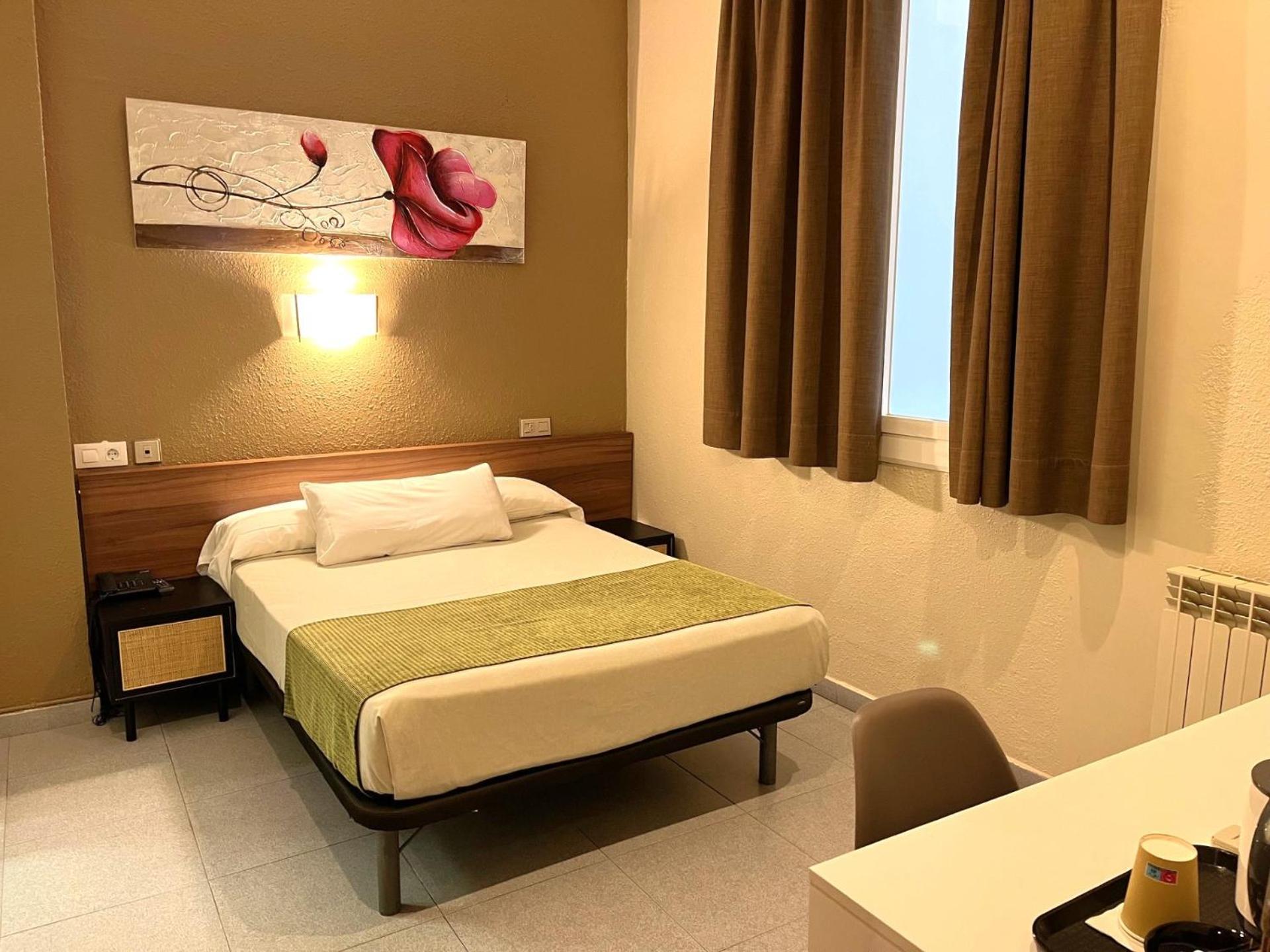 Hotel Aneto Barcelona Bagian luar foto