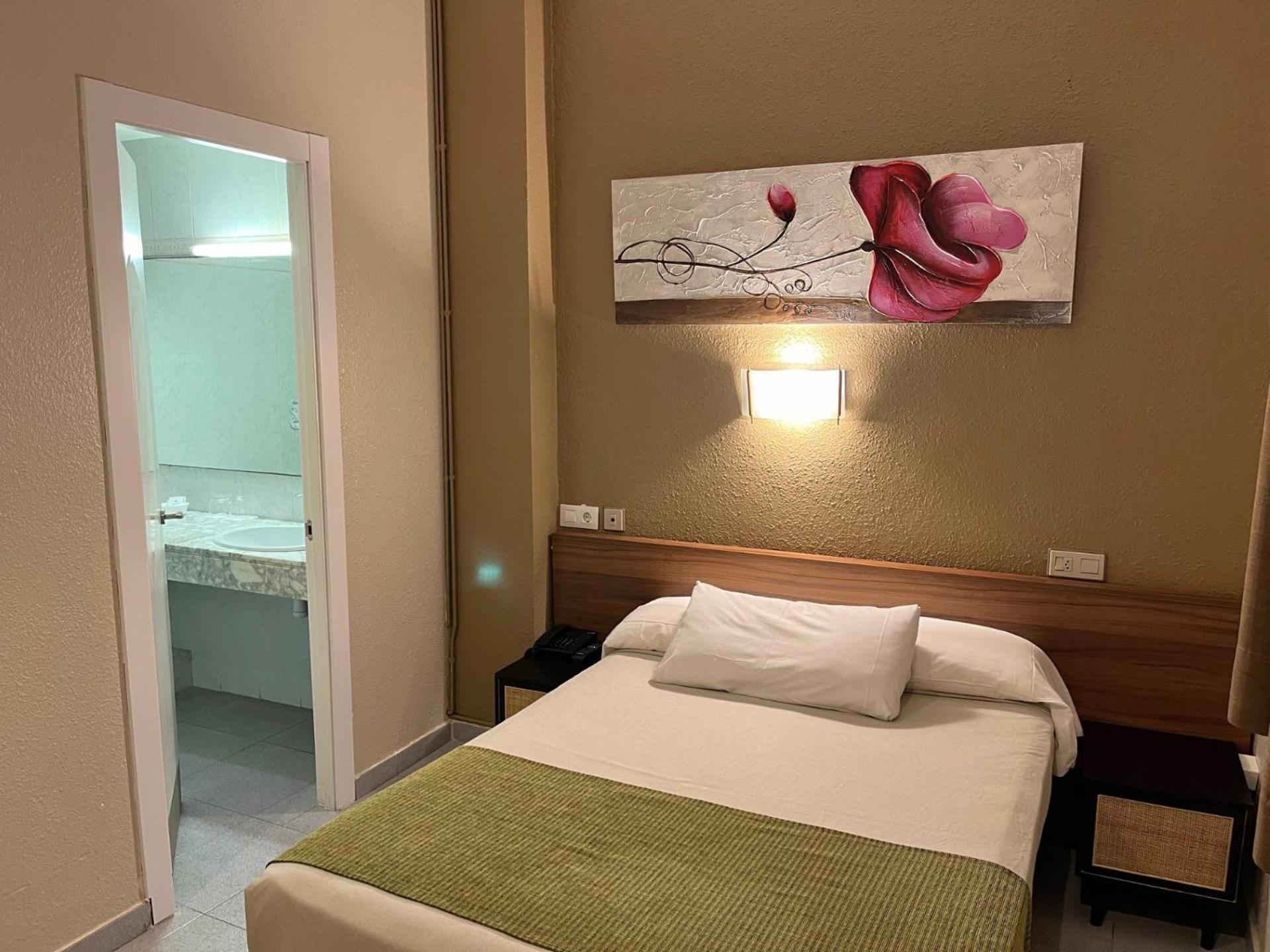 Hotel Aneto Barcelona Bagian luar foto