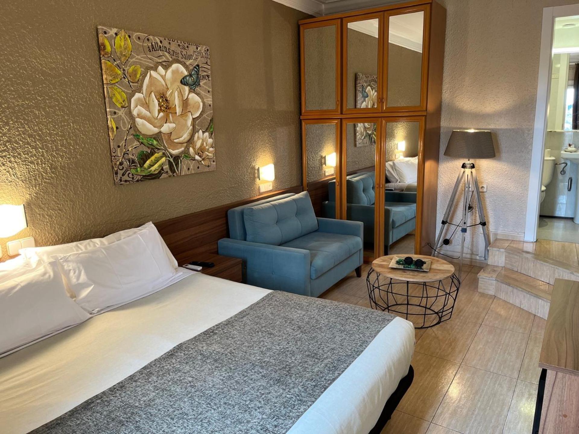 Hotel Aneto Barcelona Bagian luar foto